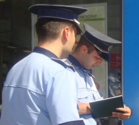 Polițiștii au efectuat RAZII în localitatea Valu lui Traian